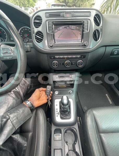 Big with watermark volkswagen tiguan dakar dakar 28025