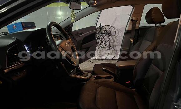 Acheter Neuf Voiture Hyundai Elantra Gris à Rufisque, Dakar Acheter Neuf Voiture Hyundai Elantra Gris à Rufisque, Dakar