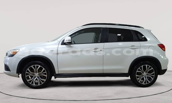 Dieundeu Occasion Mitsubishi RVR White Auto in Dakar in Dakar Dieundeu Occasion Mitsubishi RVR White Auto in Dakar in Dakar