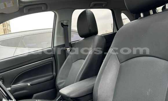 Dieundeu Occasion Mitsubishi RVR White Auto in Dakar in Dakar Dieundeu Occasion Mitsubishi RVR White Auto in Dakar in Dakar