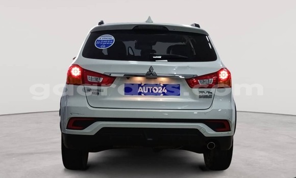 Dieundeu Occasion Mitsubishi RVR White Auto in Dakar in Dakar Dieundeu Occasion Mitsubishi RVR White Auto in Dakar in Dakar