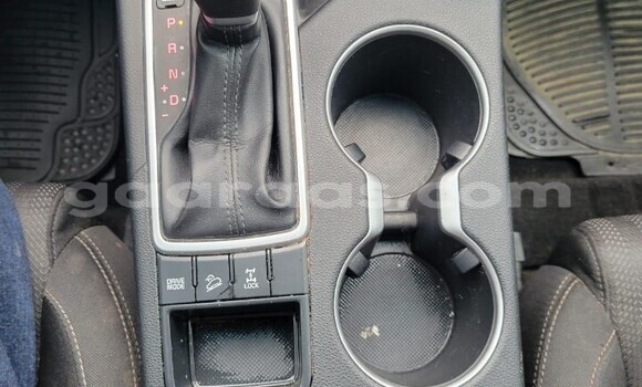 Acheter Occasion Voiture Kia Sportage Blanc à Dakar, Dakar Acheter Occasion Voiture Kia Sportage Blanc à Dakar, Dakar