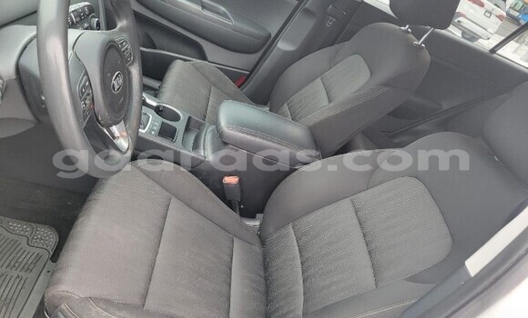 Acheter Occasion Voiture Kia Sportage Blanc à Dakar, Dakar Acheter Occasion Voiture Kia Sportage Blanc à Dakar, Dakar