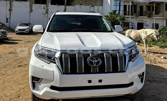 Acheter Occasion Voiture Toyota Land Cruiser Prado Blanc à Dakar, Dakar Acheter Occasion Voiture Toyota Land Cruiser Prado Blanc à Dakar, Dakar