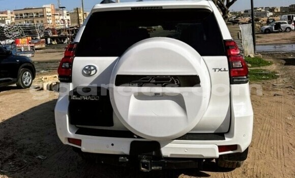 Acheter Occasion Voiture Toyota Land Cruiser Prado Blanc à Dakar, Dakar Acheter Occasion Voiture Toyota Land Cruiser Prado Blanc à Dakar, Dakar