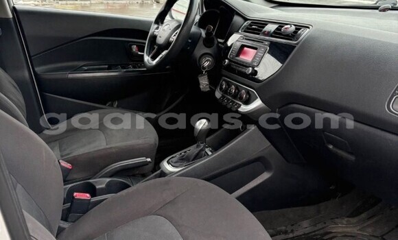 Buy Used Kia Rio Silver Car in Dakar in Dakar Buy Used Kia Rio Silver Car in Dakar in Dakar