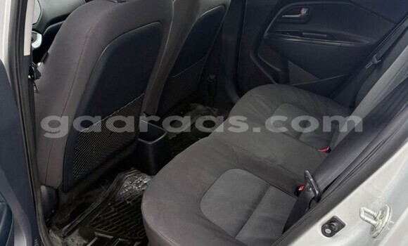 Buy Used Kia Rio Silver Car in Dakar in Dakar Buy Used Kia Rio Silver Car in Dakar in Dakar