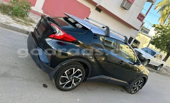 Acheter Occasion Voiture Toyota C-HR Noir à Dakar, Dakar Acheter Occasion Voiture Toyota C-HR Noir à Dakar, Dakar