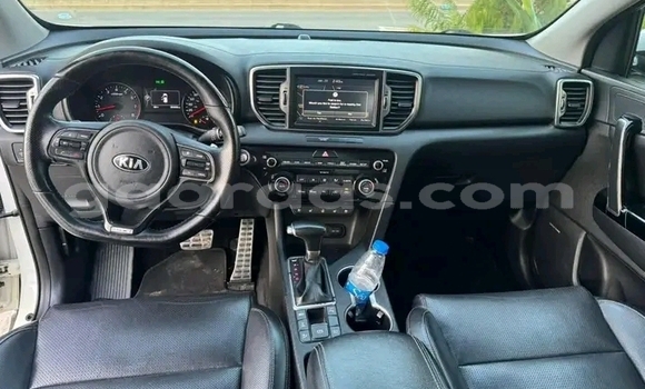 Acheter Occasion Voiture Kia Sportage Blanc à Dakar, Dakar Acheter Occasion Voiture Kia Sportage Blanc à Dakar, Dakar