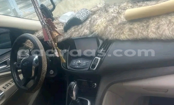 Acheter Occasion Voiture Ford Escape Bleu à Dakar, Dakar Acheter Occasion Voiture Ford Escape Bleu à Dakar, Dakar