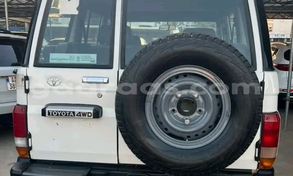 Acheter Occasion Voiture Toyota Land Cruiser White à Dakar, Dakar Acheter Occasion Voiture Toyota Land Cruiser White à Dakar, Dakar