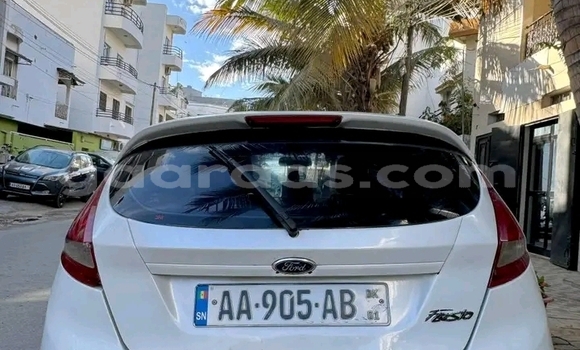 Acheter Occasion Voiture Ford Fiesta Blanc à Dakar, Dakar Acheter Occasion Voiture Ford Fiesta Blanc à Dakar, Dakar