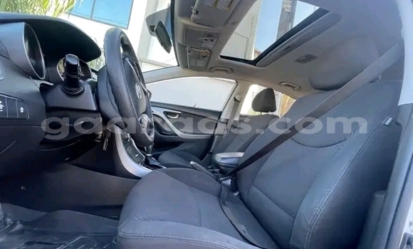 Acheter Occasion Voiture Hyundai Elantra Blanc à Dakar, Dakar