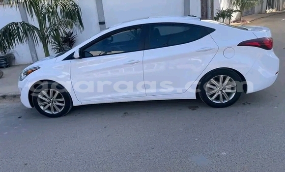 Acheter Occasion Voiture Hyundai Elantra Blanc à Dakar, Dakar Acheter Occasion Voiture Hyundai Elantra Blanc à Dakar, Dakar