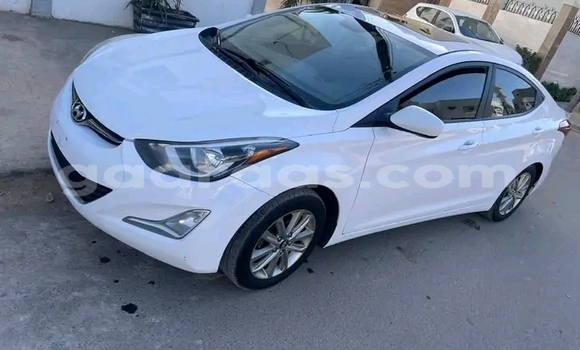 Acheter Occasion Voiture Hyundai Elantra Blanc à Dakar, Dakar Acheter Occasion Voiture Hyundai Elantra Blanc à Dakar, Dakar