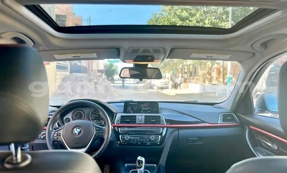 Acheter Occasion Voiture BMW 3–Series White à Dakar, Dakar Acheter Occasion Voiture BMW 3–Series White à Dakar, Dakar