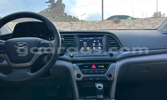 Acheter Occasion Voiture Hyundai Elantra White à Dakar, Dakar Acheter Occasion Voiture Hyundai Elantra White à Dakar, Dakar