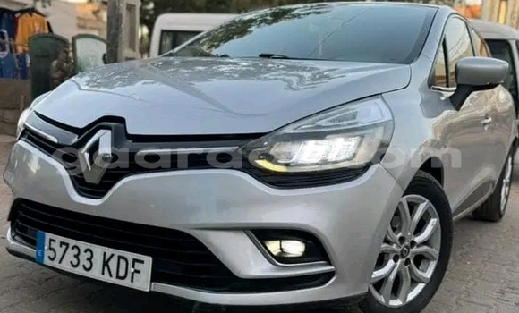 Dieundeu Occasion Renault Clio White Auto in Dakar in Dakar Dieundeu Occasion Renault Clio White Auto in Dakar in Dakar