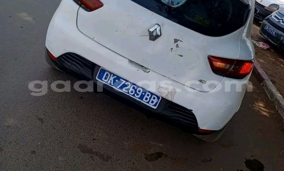 Dieundeu Occasion Renault Clio White Auto in Dakar in Dakar Dieundeu Occasion Renault Clio White Auto in Dakar in Dakar