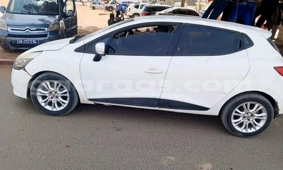 Dieundeu Occasion Renault Clio White Auto in Dakar in Dakar Dieundeu Occasion Renault Clio White Auto in Dakar in Dakar