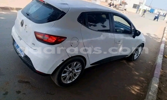 Dieundeu Occasion Renault Clio White Auto in Dakar in Dakar Dieundeu Occasion Renault Clio White Auto in Dakar in Dakar