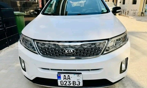 Dieundeu Occasion Kia Sorento White Auto in Dakar in Dakar Dieundeu Occasion Kia Sorento White Auto in Dakar in Dakar