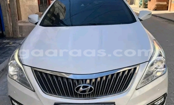Dieundeu Occasion Hyundai Grandeur White Auto in Dakar in Dakar Dieundeu Occasion Hyundai Grandeur White Auto in Dakar in Dakar