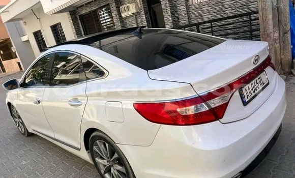 Dieundeu Occasion Hyundai Grandeur White Auto in Dakar in Dakar Dieundeu Occasion Hyundai Grandeur White Auto in Dakar in Dakar