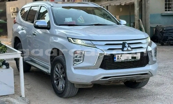 Dieundeu Occasion Mitsubishi Pajero White Auto in Dakar in Dakar Dieundeu Occasion Mitsubishi Pajero White Auto in Dakar in Dakar