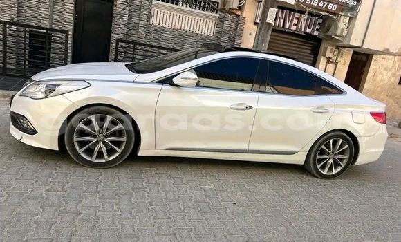 Dieundeu Occasion Hyundai Grandeur White Auto in Dakar in Dakar Dieundeu Occasion Hyundai Grandeur White Auto in Dakar in Dakar