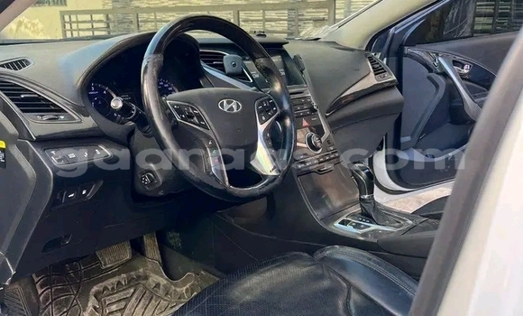 Dieundeu Occasion Hyundai Grandeur White Auto in Dakar in Dakar Dieundeu Occasion Hyundai Grandeur White Auto in Dakar in Dakar