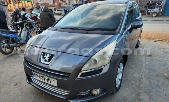 Dieundeu Occasion Peugeot 5008 Silver Auto in Dakar in Dakar Dieundeu Occasion Peugeot 5008 Silver Auto in Dakar in Dakar