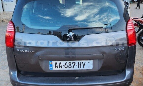 Dieundeu Occasion Peugeot 5008 Silver Auto in Dakar in Dakar Dieundeu Occasion Peugeot 5008 Silver Auto in Dakar in Dakar