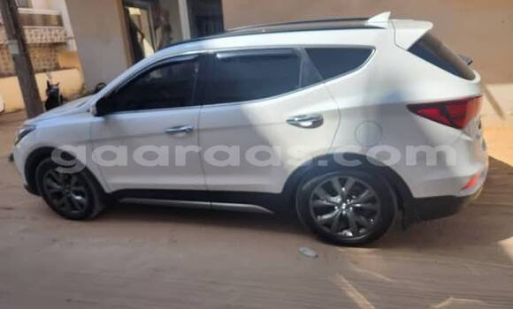 Acheter Occasion Voiture Hyundai Santa Fe Blanc à Dakar, Dakar Acheter Occasion Voiture Hyundai Santa Fe Blanc à Dakar, Dakar