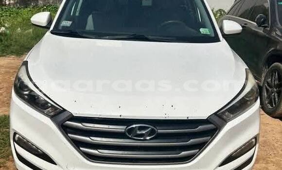 Buy Used Hyundai Tucson White Car in Dakar in Dakar Buy Used Hyundai Tucson White Car in Dakar in Dakar
