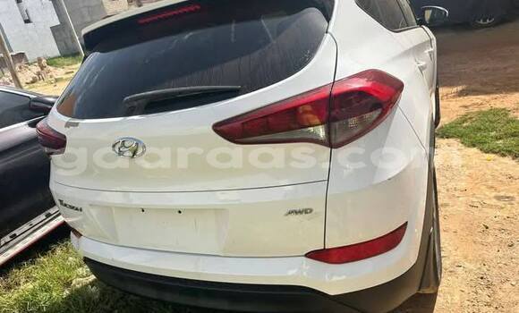 Acheter Occasion Voiture Hyundai Tucson Blanc à Dakar, Dakar Acheter Occasion Voiture Hyundai Tucson Blanc à Dakar, Dakar