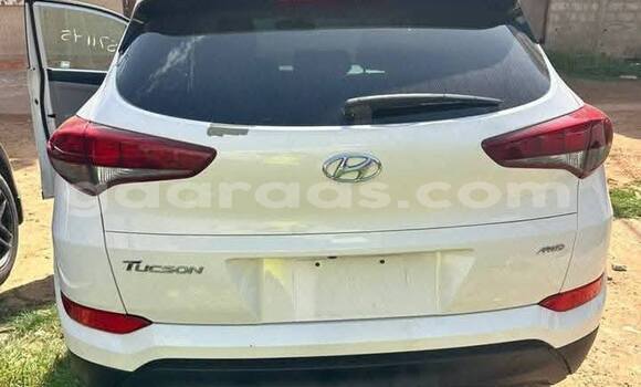 Acheter Occasion Voiture Hyundai Tucson Blanc à Dakar, Dakar Acheter Occasion Voiture Hyundai Tucson Blanc à Dakar, Dakar