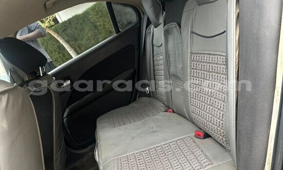 Dieundeu Occasion Ford Fusion Silver Auto in Dakar in Dakar Dieundeu Occasion Ford Fusion Silver Auto in Dakar in Dakar