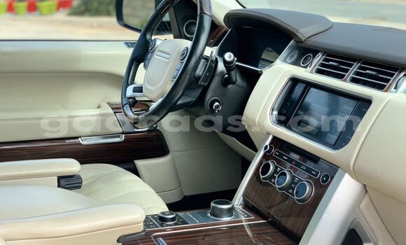 Buy Import Land Rover Range Rover Vogue White Car in Dakar in Dakar Buy Import Land Rover Range Rover Vogue White Car in Dakar in Dakar