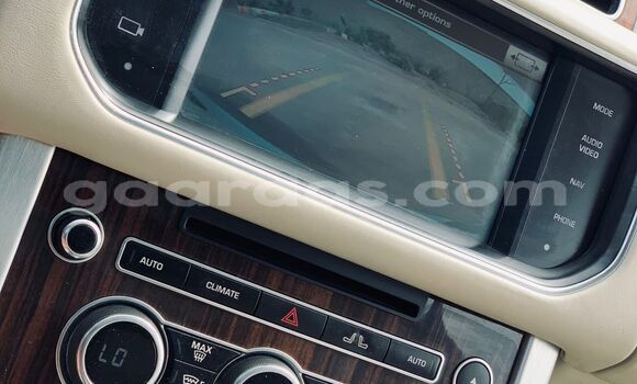 Buy Import Land Rover Range Rover Vogue White Car in Dakar in Dakar Buy Import Land Rover Range Rover Vogue White Car in Dakar in Dakar