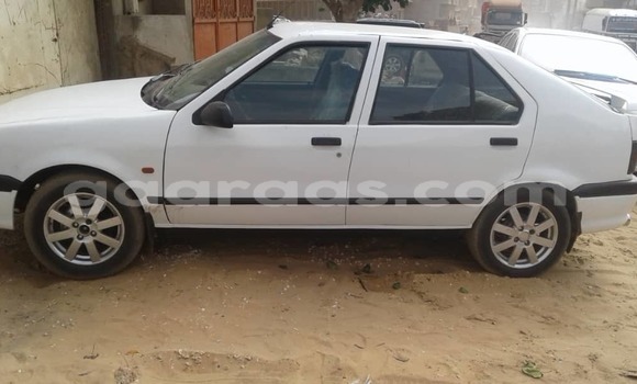 Buy Used Renault 19 White Car in Dakar in Dakar Buy Used Renault 19 White Car in Dakar in Dakar