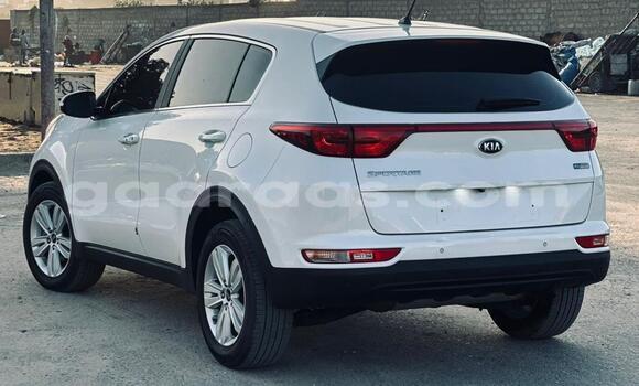 Buy Import Kia Sportage White Car in Dakar in Dakar Buy Import Kia Sportage White Car in Dakar in Dakar