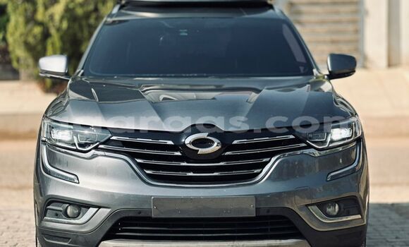 Dieundeu Imported Renault 6 Silver Auto in Dakar in Dakar