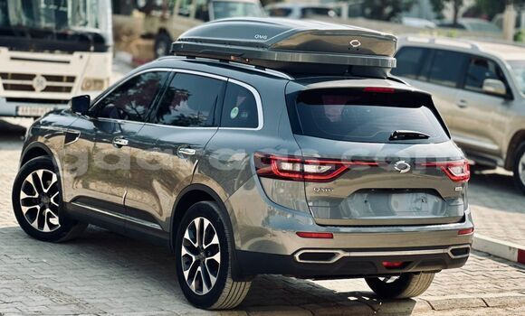 Buy Import Renault 6 Silver Car in Dakar in Dakar Buy Import Renault 6 Silver Car in Dakar in Dakar