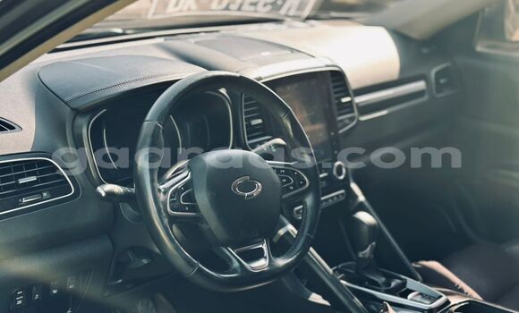 Buy Import Renault 6 Silver Car in Dakar in Dakar Buy Import Renault 6 Silver Car in Dakar in Dakar