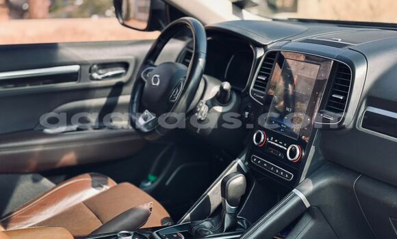 Buy Import Renault 6 Silver Car in Dakar in Dakar Buy Import Renault 6 Silver Car in Dakar in Dakar