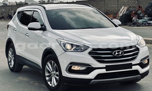 Buy Import Hyundai Santa Fe White Car in Dakar in Dakar Buy Import Hyundai Santa Fe White Car in Dakar in Dakar
