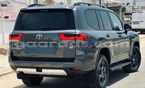 Buy Import Toyota Land Cruiser Silver Car in Dakar in Dakar Buy Import Toyota Land Cruiser Silver Car in Dakar in Dakar