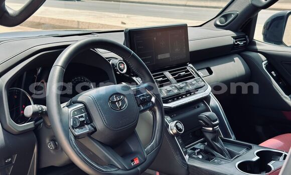 Buy Import Toyota Land Cruiser Silver Car in Dakar in Dakar Buy Import Toyota Land Cruiser Silver Car in Dakar in Dakar