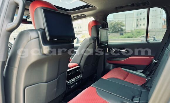 Buy Import Toyota Land Cruiser Silver Car in Dakar in Dakar Buy Import Toyota Land Cruiser Silver Car in Dakar in Dakar